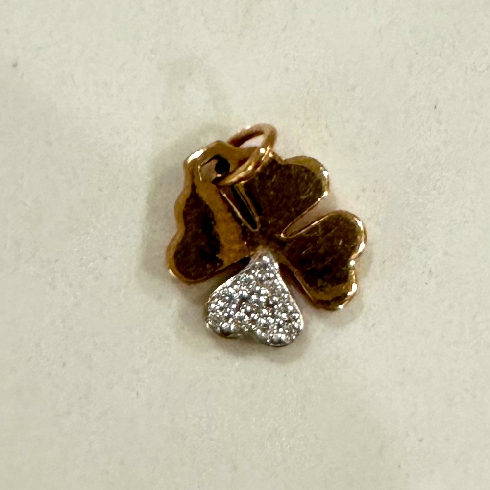 Walter’s Faith 18k Rose Gold Four Leaf Clover charm/pendant.